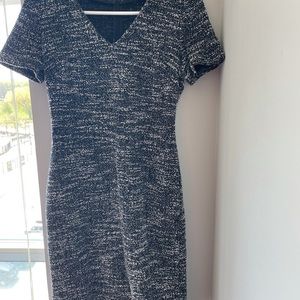 Amazing dress from banana republic. Great print and classy- size small
